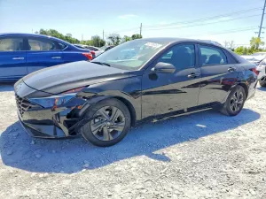 Hyundai Elantra 2.0L 4 2023
