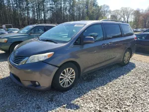 Toyota Sienna 3.5L 6 2014