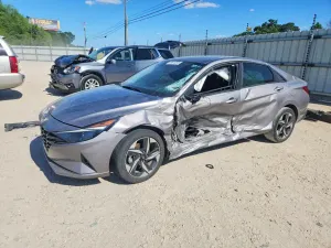 Hyundai Elantra 2.0L 4 2023