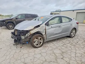 Hyundai Elantra 2.0L 4 2020