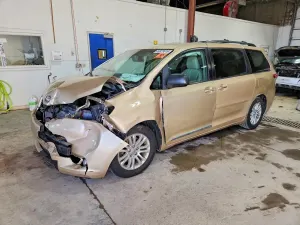 Toyota Sienna 3.5L 6 2014