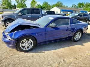 Ford Mustang 3.7L 6 2014