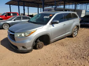 Toyota Highlander 3.5L 6 2015