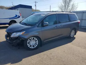 Toyota Sienna 3.5L 6 2017