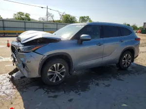 Toyota Highlander 3.5L 6 2021