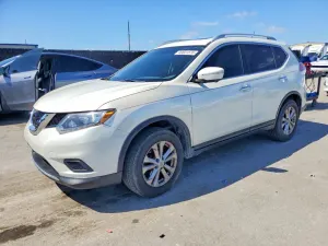 Nissan Rogue 2.5L 4 2015