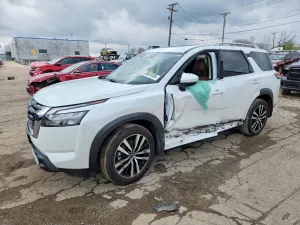 Nissan Pathfinder 3.5L 6 2025