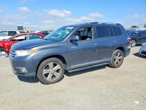 Toyota Highlander 3.5L 6 2013