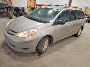 Toyota Sienna 3.5L 6 2010