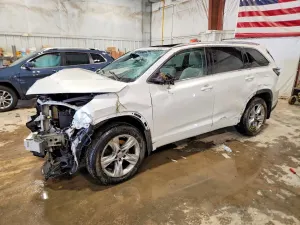 Toyota Highlander 3.5L 6 2015
