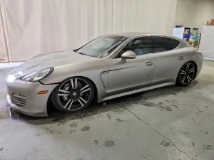 Porsche Panamera 4.8L 8 2011
