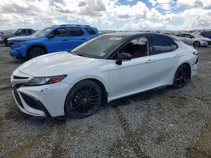 Toyota Camry 3.5L 6 2021