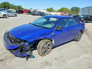 Hyundai Elantra 2.0L 4 2025