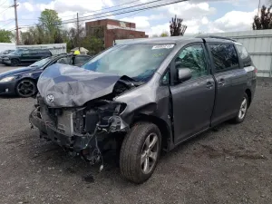 Toyota Sienna 3.5L 6 2013