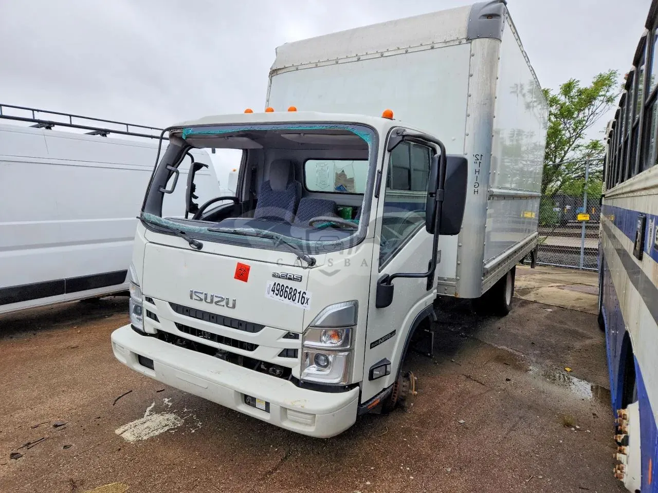 Isuzu NPR 6.6L 8 2023