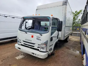 Isuzu NPR 6.6L 8 2023