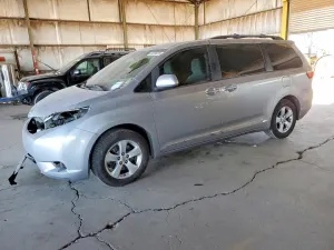 Toyota Sienna 3.5L 6 2017