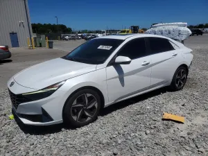Hyundai Elantra 2.0L 4 2022