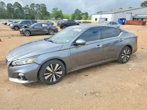 Nissan Altima 2.5L 4 2020