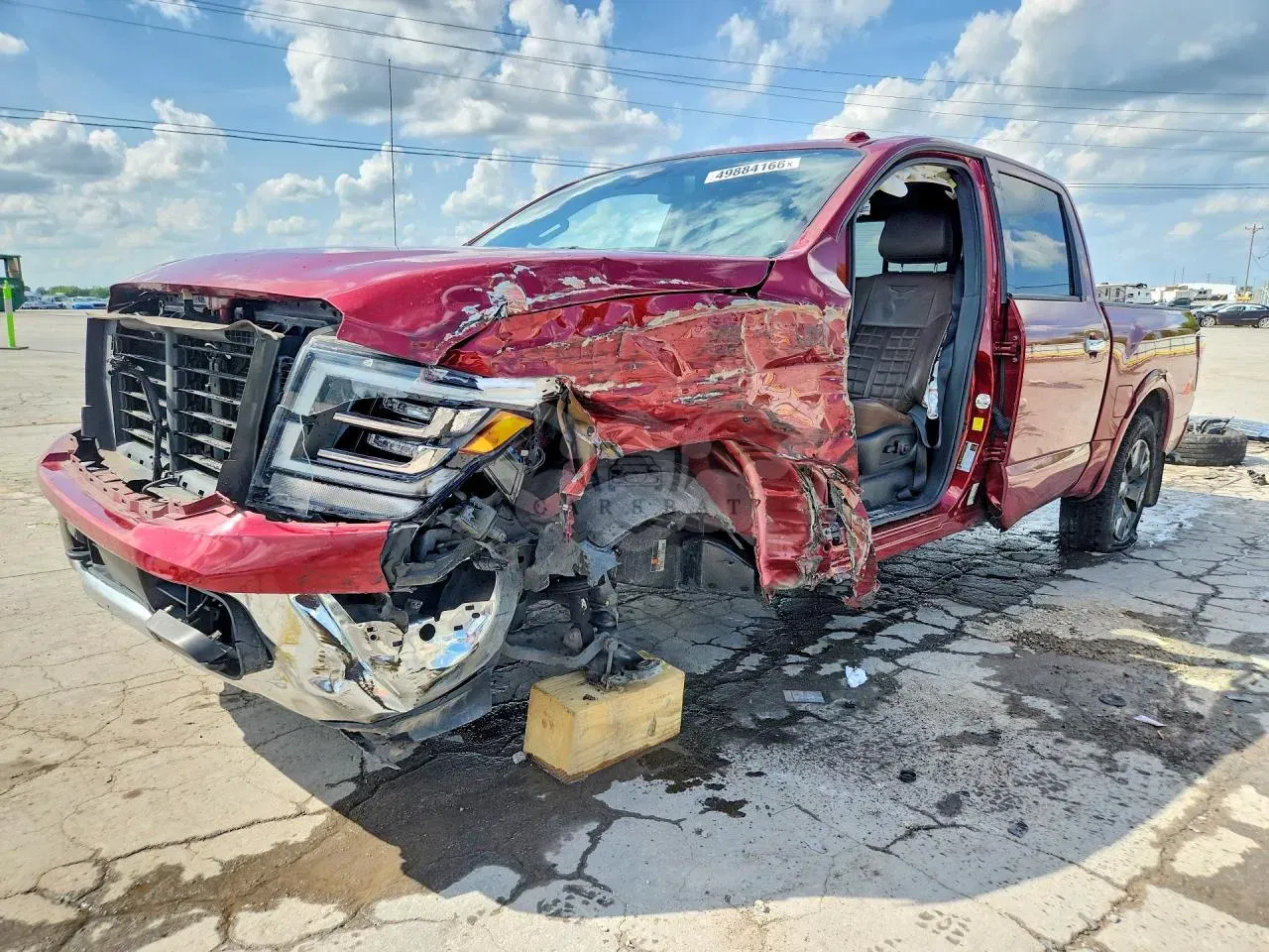 Nissan Titan 5.6L 8 2021
