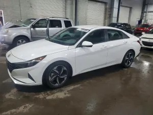 Hyundai Elantra 2.0L 4 2023