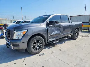 Nissan Titan 5.6L 8 2022