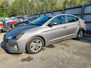 Hyundai Elantra 2.0L 4 2020