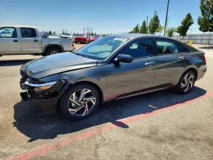 Hyundai Elantra 2.0L 4 2025