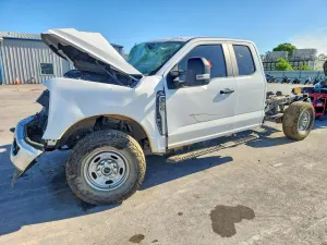 Ford F-250 6.8L 8 2023