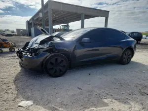Tesla Model 3 2025