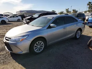 Toyota Camry LE 2.5L 4 2015