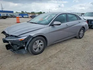 Hyundai Elantra 2.0L 4 2025