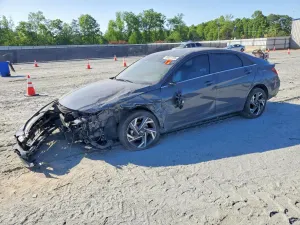 Hyundai Elantra 2.0L 4 2025