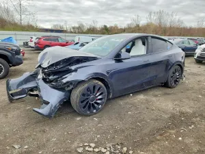 Tesla Model Y 2025