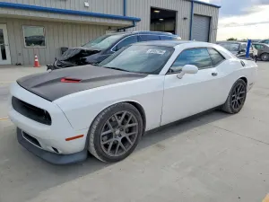 Dodge Challenger 6.4L 8 2016