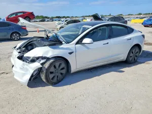 Tesla Model 3 2025