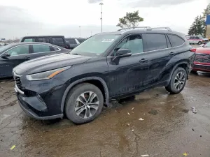 Toyota Highlander 3.5L 6 2021