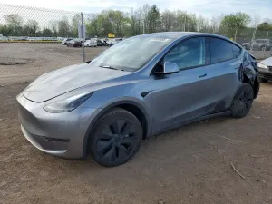 Tesla Model Y 2025