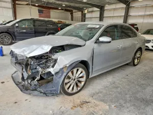 Volkswagen Passat 2.0L 4 2014