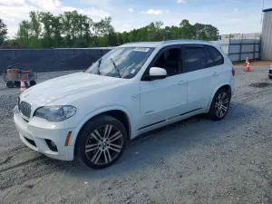 BMW X5 4.4L 8 2013