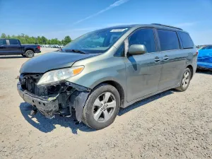 Toyota Sienna 3.5L 6 2019