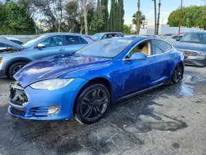 Tesla Model S 2013