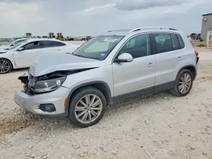 Volkswagen Tiguan 2.0L 4 2012