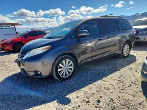Toyota Sienna 3.5L 6 2013