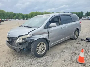 Toyota Sienna 3.5L 6 2014