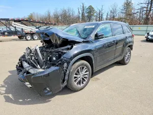 Toyota Highlander 3.5L 6 2017