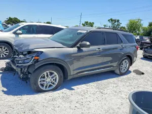 Ford Explorer 2.3L 4 2025