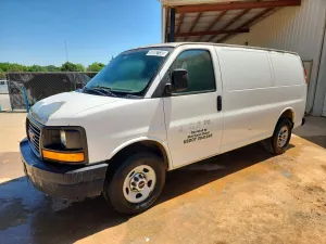 GMC Savana 4.8L 8 2011