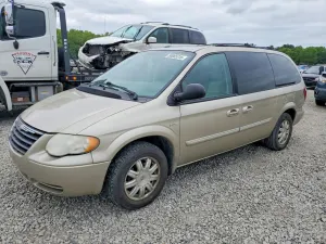 Chrysler Town & Country 3.8L 6 2005