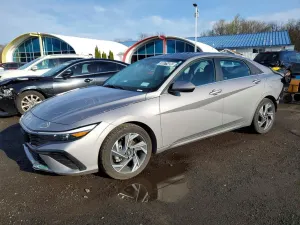 Hyundai Elantra 2.0L 4 2025